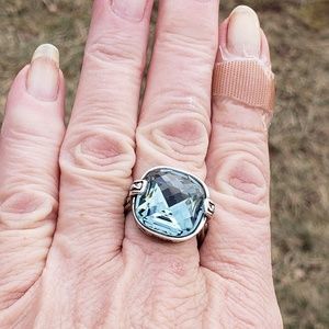 Beautiful size 9 Blue Topaz in .925. Intricate coc